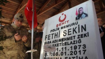 Şehit polis Fethi Sekin kabri başında anıldı