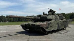 Yeni Altay Tankı görücüye çıktı: Teslim tarihi açıklandı