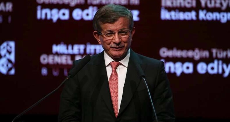 Ahmet Davutoğlu: Akademisyenlerin maaşlarına yapılacak zam, Millet İttifakı olarak yapacağımız ilk işlerden biri olacak