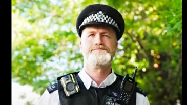 Müslüman olan İngiliz: Ben İslam’ı seçmedim, Allah beni seçti