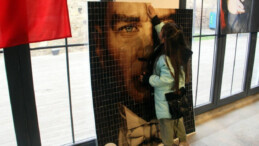 1881 parçadan Atatürk portresi oluşturdular