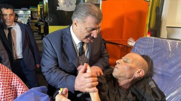 Gazzeli kanser hastalarıyla refakatçilerini Mısır’dan getiren uçaklar Esenboğa Havalimanı’na indi