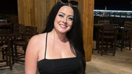 Okuldan kovulan öğretmen uslanmıyor! Şimdide soyunma kabininden üstsüz poz paylaştı